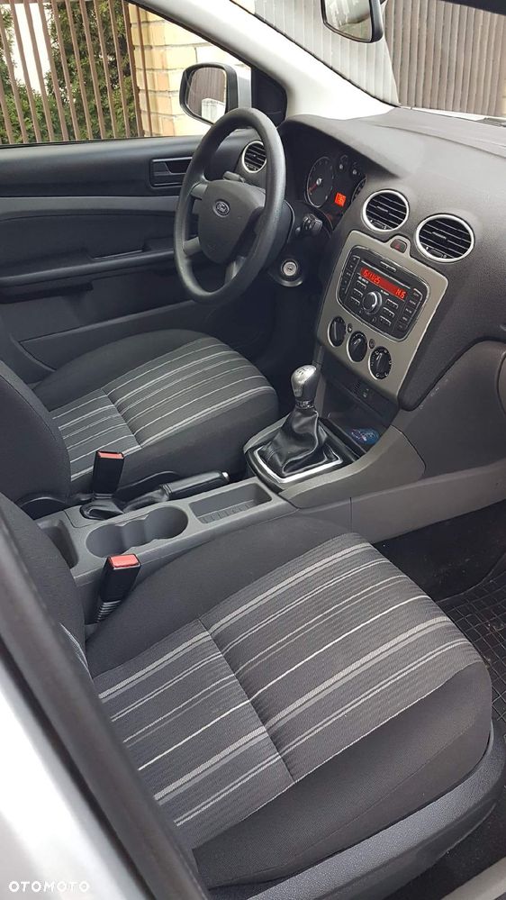 Ford Focus 1.6 16V Ghia - 5