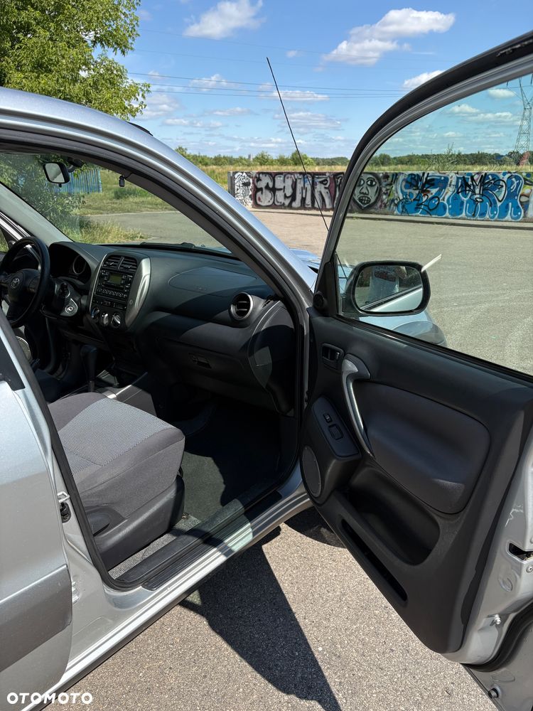 Toyota RAV4 2.4 VVT-i Sport - 17