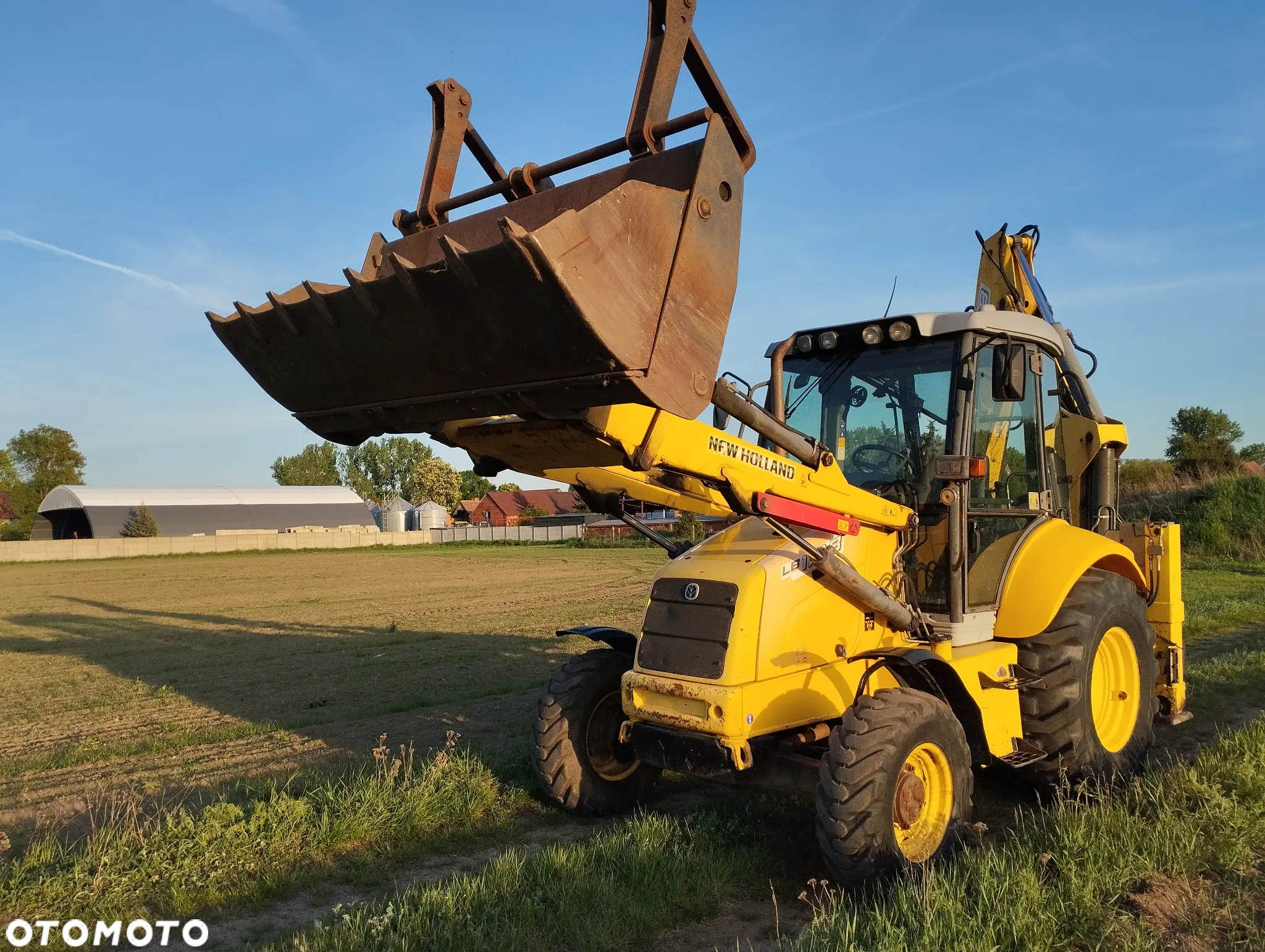 New Holland LB110B - 8