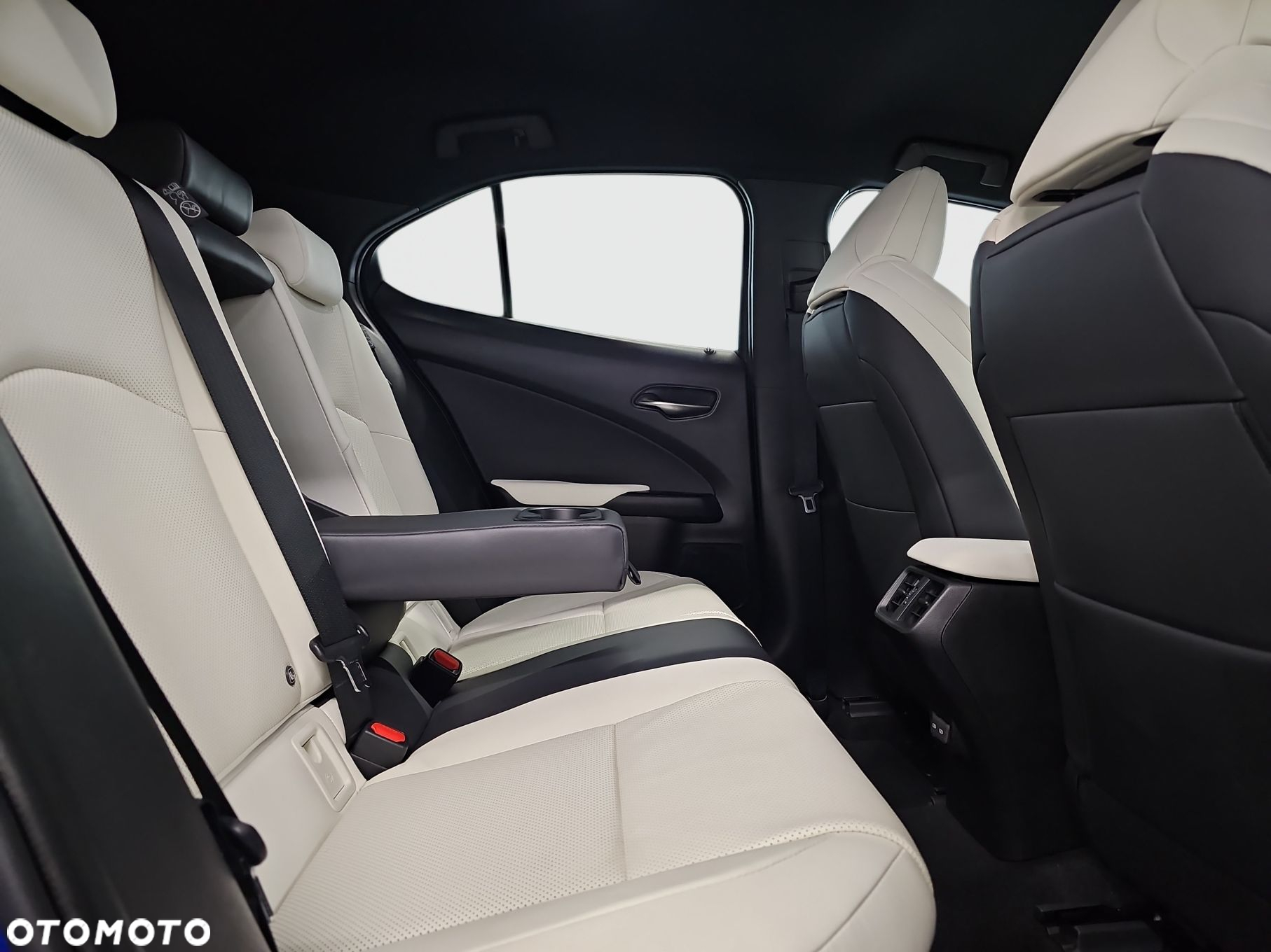 Lexus UX - 13