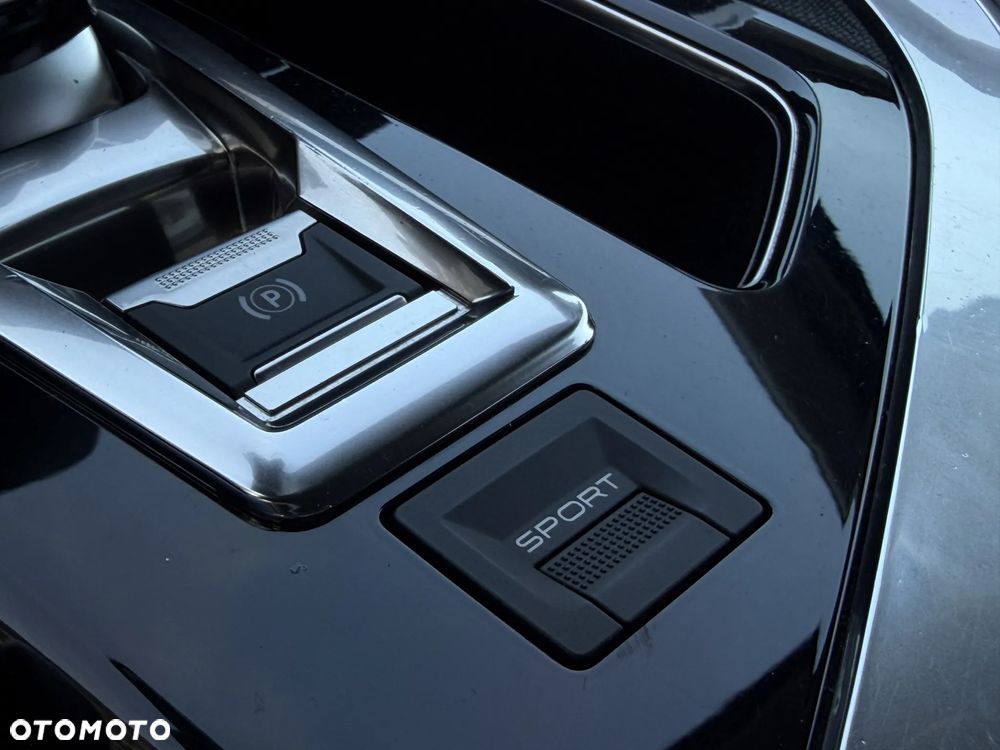 Peugeot 3008 BlueHDi 130 Stop & Start EAT8 Allure - 17