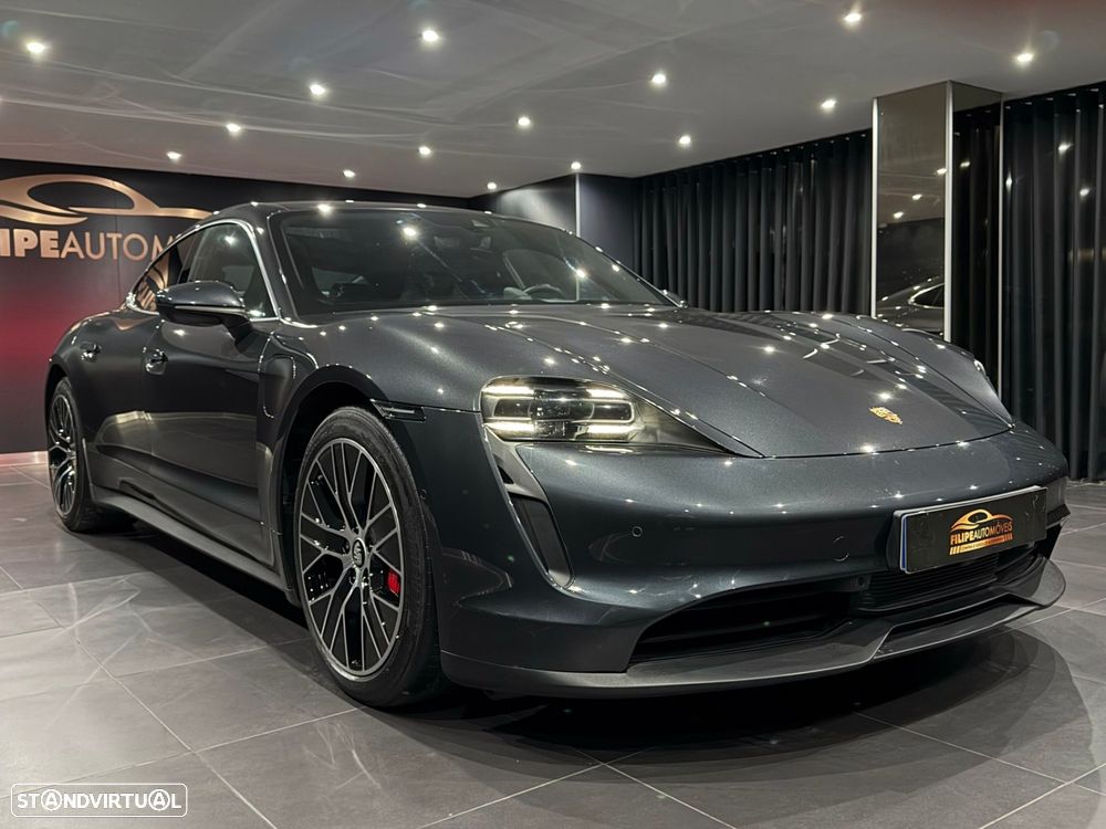 Porsche Taycan 4 - 9