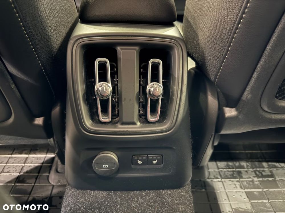Volvo XC 40 T5 Plug-In Hybrid Momentum - 14