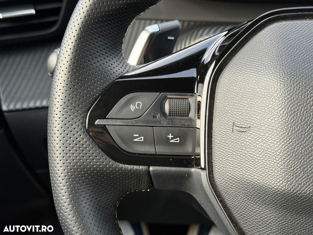 Peugeot 2008 1.2 L PureTech STT EAT8 GT Line - 21