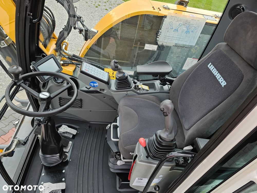 Liebherr A 912 Compact - 8