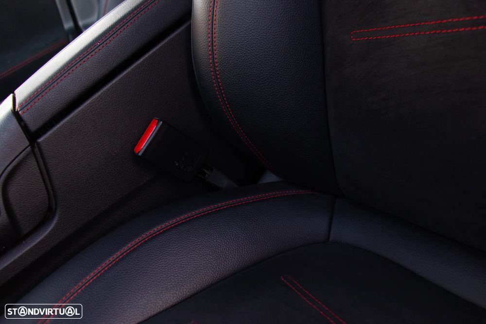 Mercedes-Benz B 250 e 8G-DCT AMG Line - 13