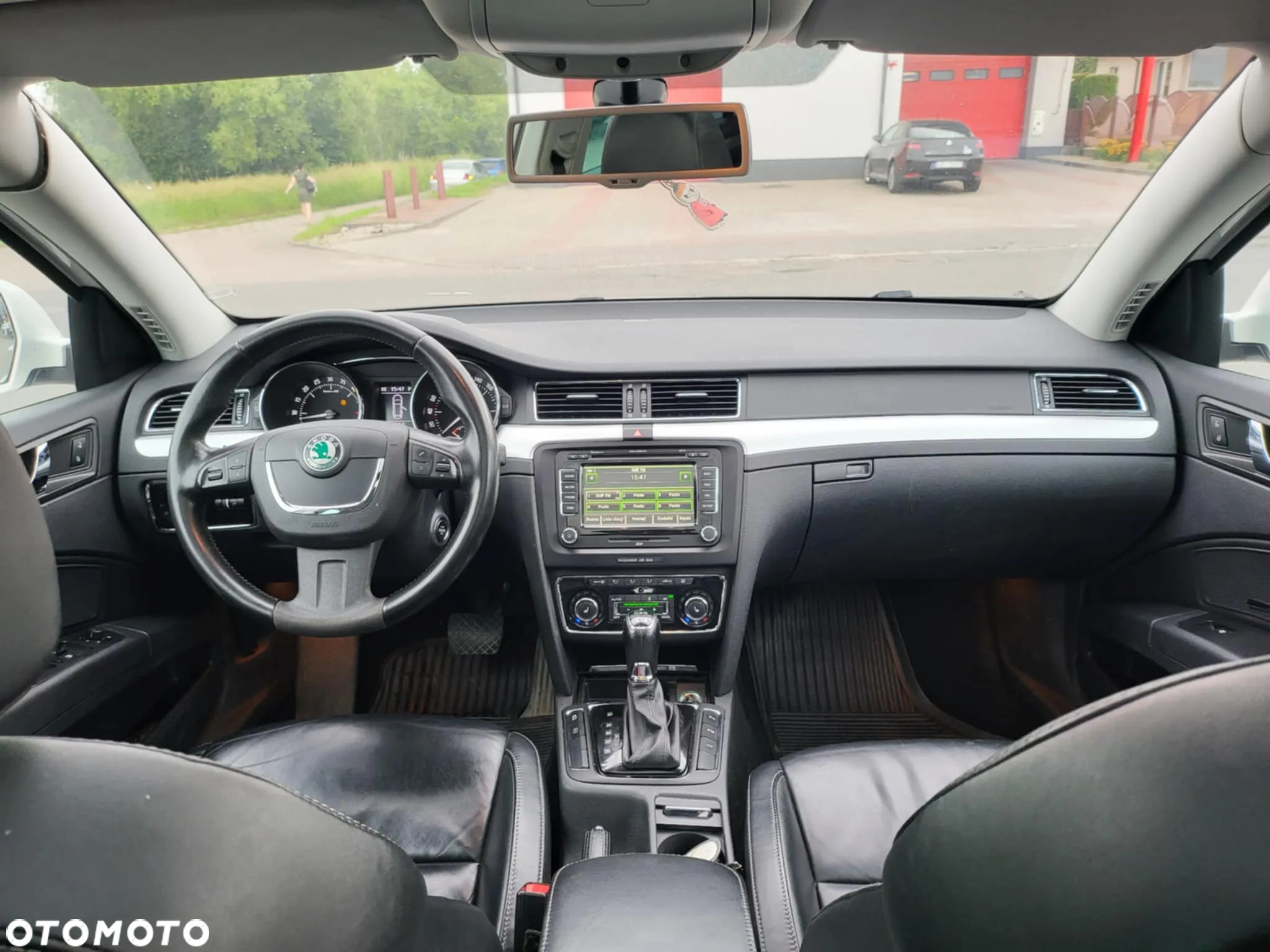 Skoda Superb 2.0 TDI Platinum Outdoor DSG - 9