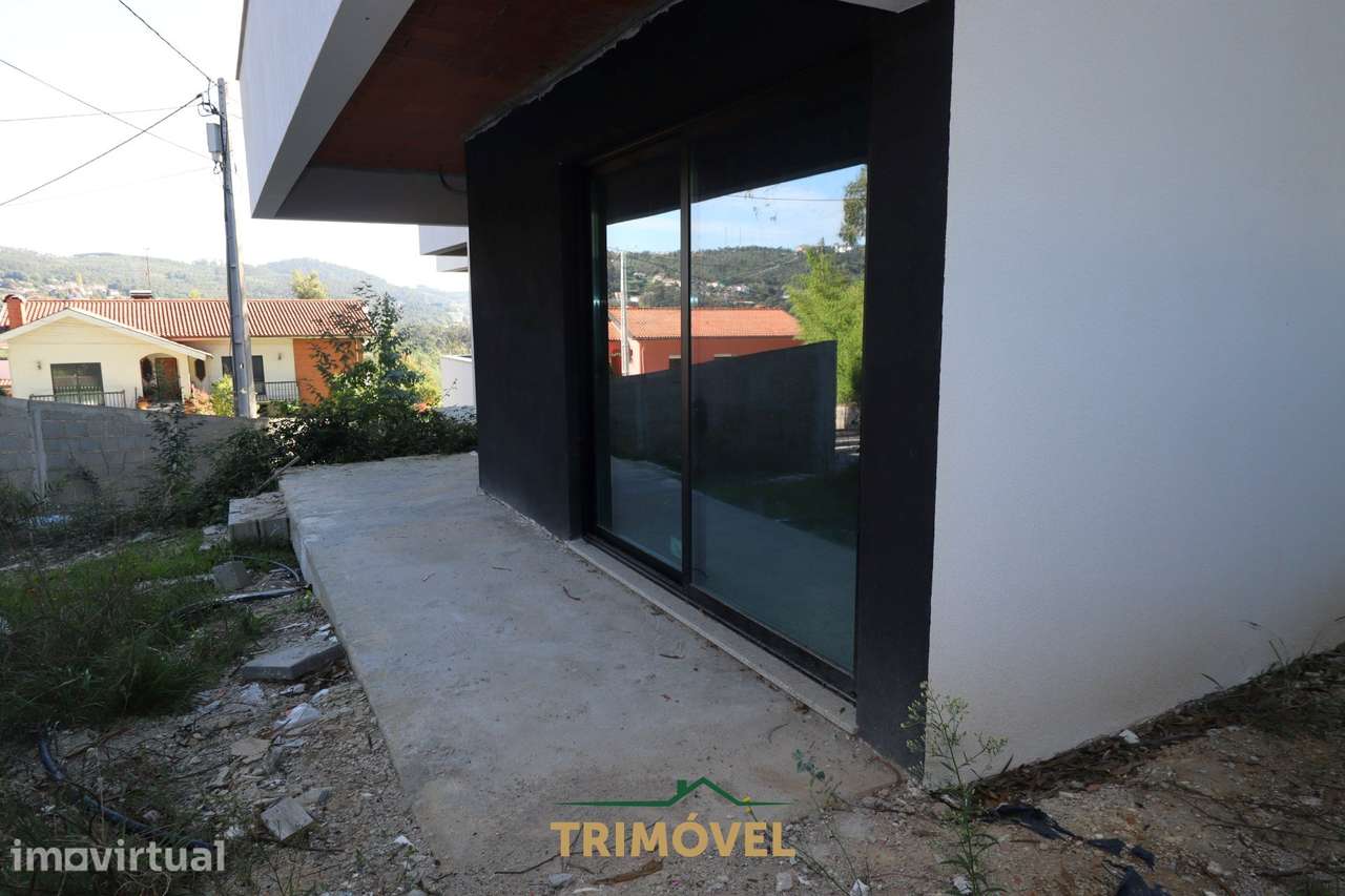 Moradia em fase de construção - Grande imagem: 4/27
