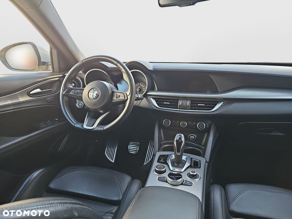 Alfa Romeo Stelvio 2.0 Turbo Veloce TI Q4 - 11
