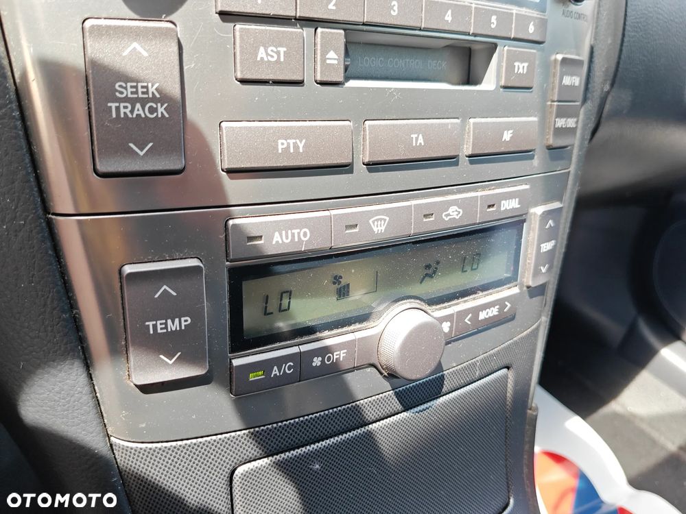 Toyota Avensis 2.0 VVT-i Executive - 25