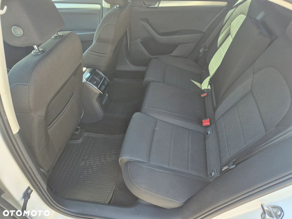 Skoda Superb 2.0 TDI Ambition DSG7 - 8