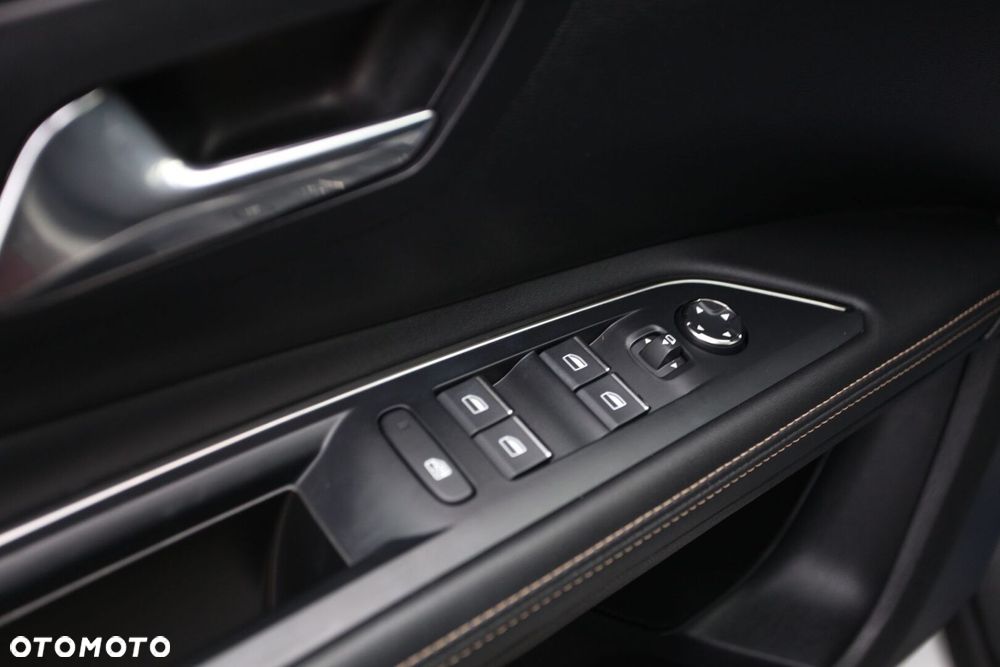 Peugeot 5008 1.2 PureTech mHEV GT S&S e-DCS6 - 18