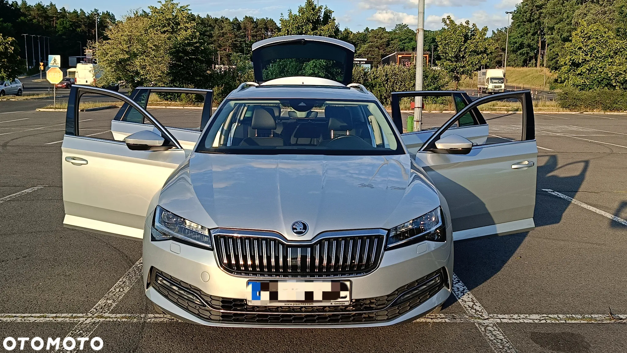 Skoda Superb Combi 2.0 TDI DSG Premium Edition - 14