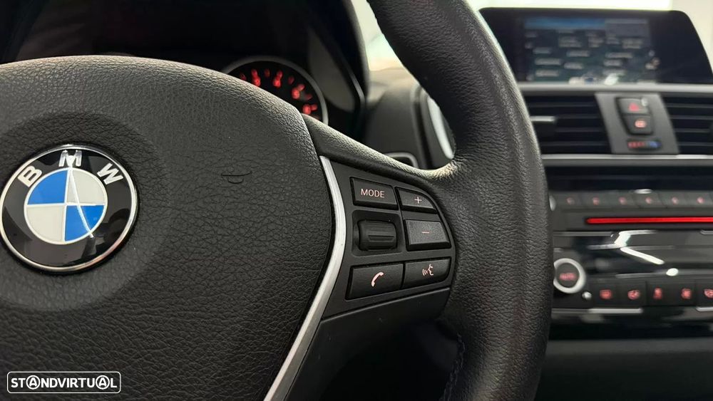 BMW 218 i Cabrio Line Sport - 23