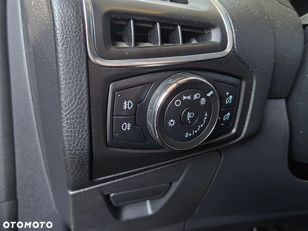 Ford Focus 1.6 EcoBoost Titanium - 21