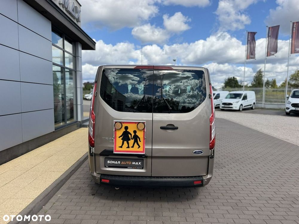 Ford Tourneo Custom - 6