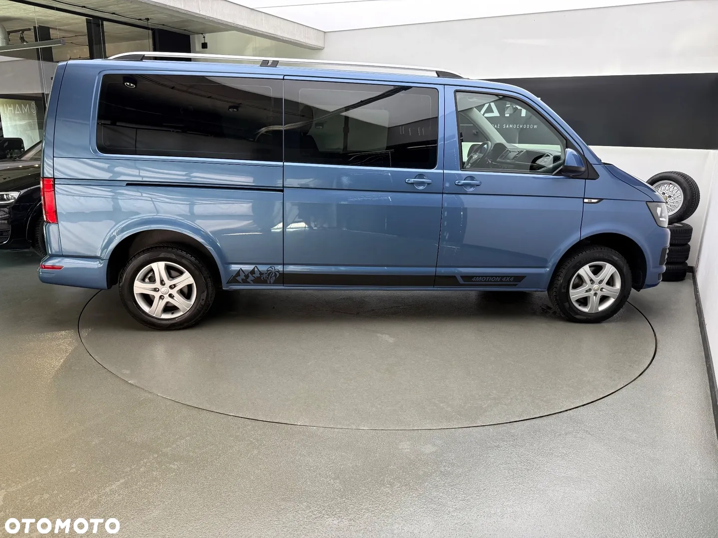 Volkswagen Caravelle 2.0 TDI L2 Comfortline Mixt 4Motion - 12