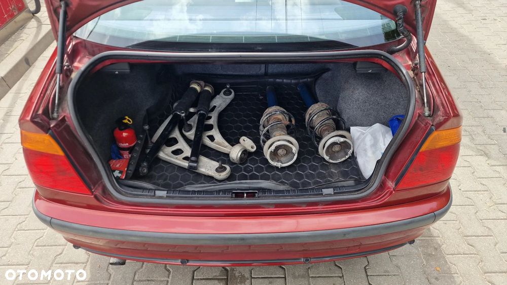 BMW Seria 3 318i - 16