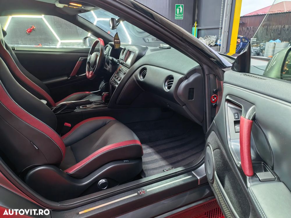 Nissan GT-R Black Edition - 18