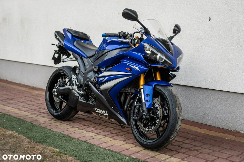 Yamaha R1 - 1