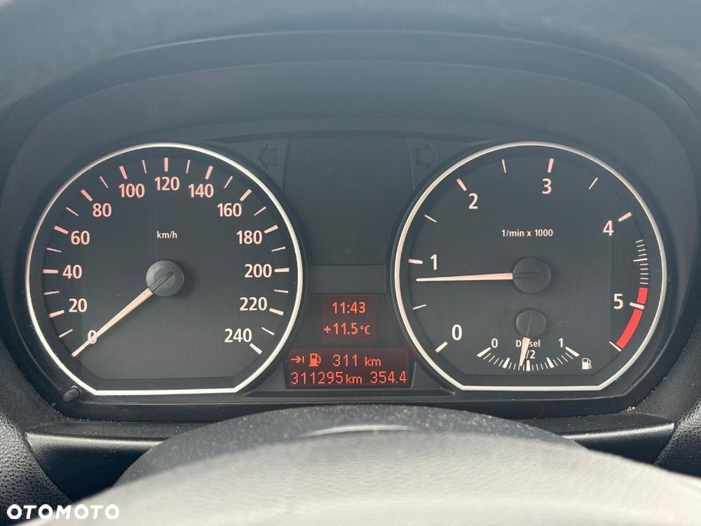 BMW Seria 1 118d DPF - 12