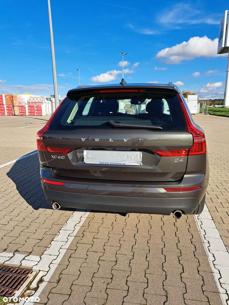 Volvo XC 60 D4 Momentum Pro - 3