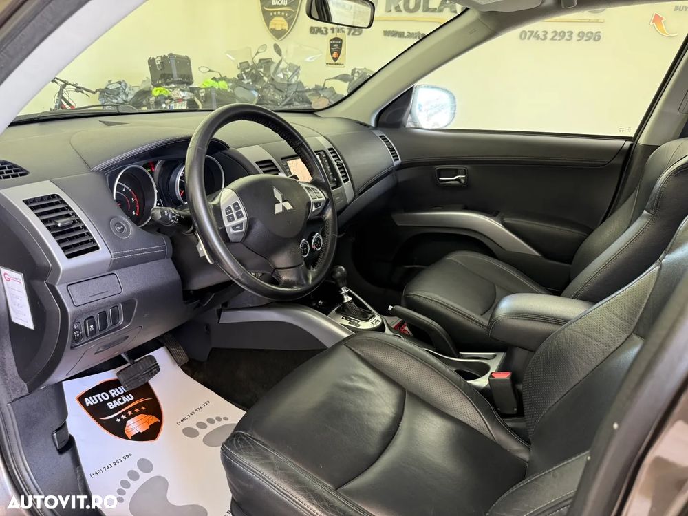 Mitsubishi Outlander 2.2 DI-D 4WD TC-SST Instyle - 12