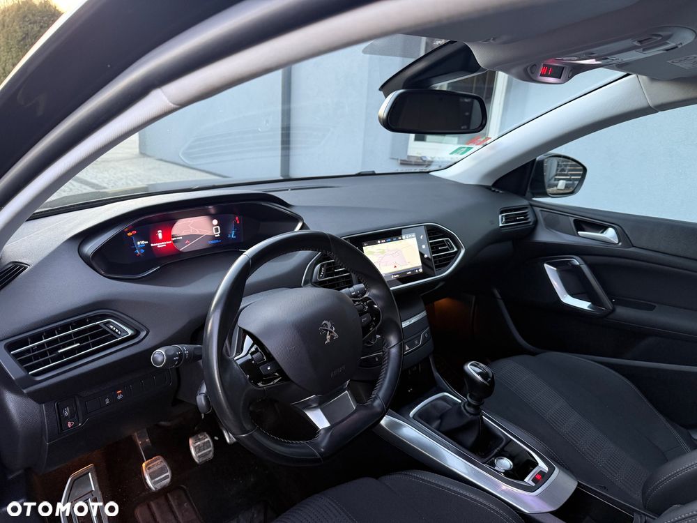 Peugeot 308 BlueHDi 130 Stop & Start Allure Business-Paket - 10