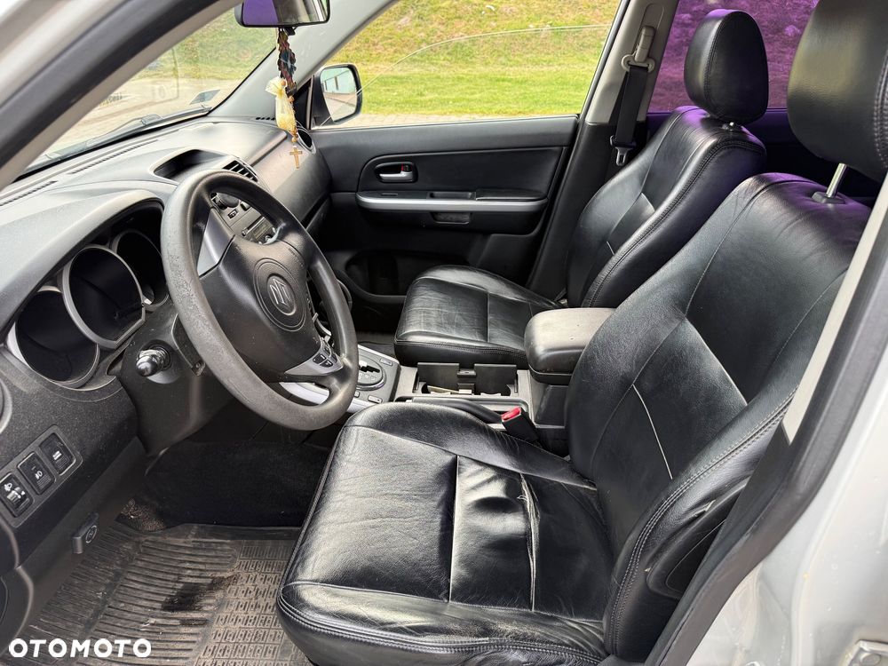 Suzuki Grand Vitara 2.0 De Luxe - 25