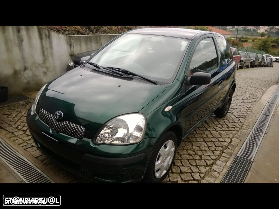 Traseira / Frente /Interior Toyota Yaris 2004