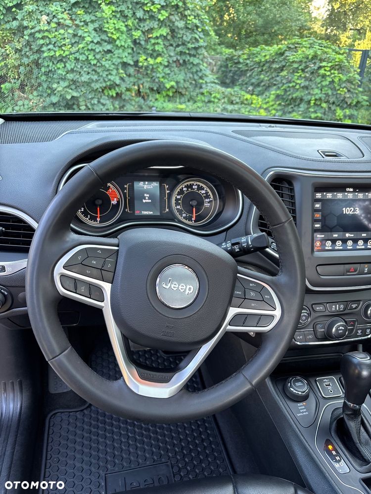 Jeep Cherokee - 9