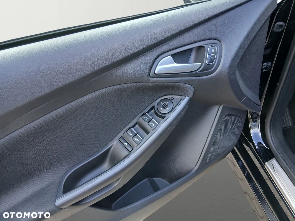 Ford Focus 1.5 EcoBoost ST-Line - 17