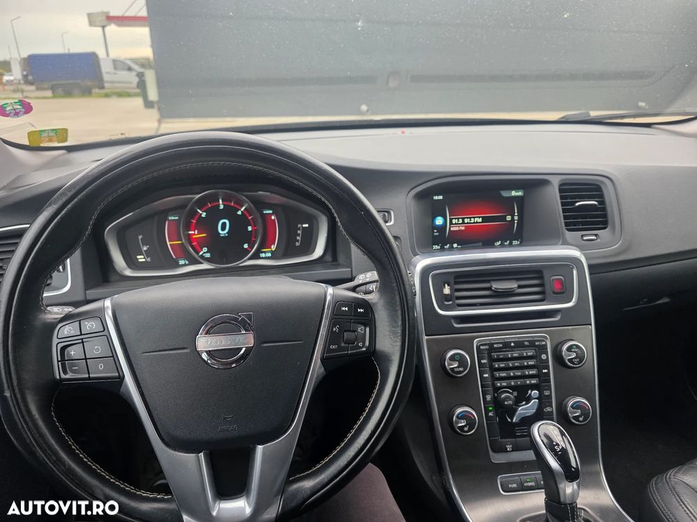 Volvo V60 D5AWD Summum - 5