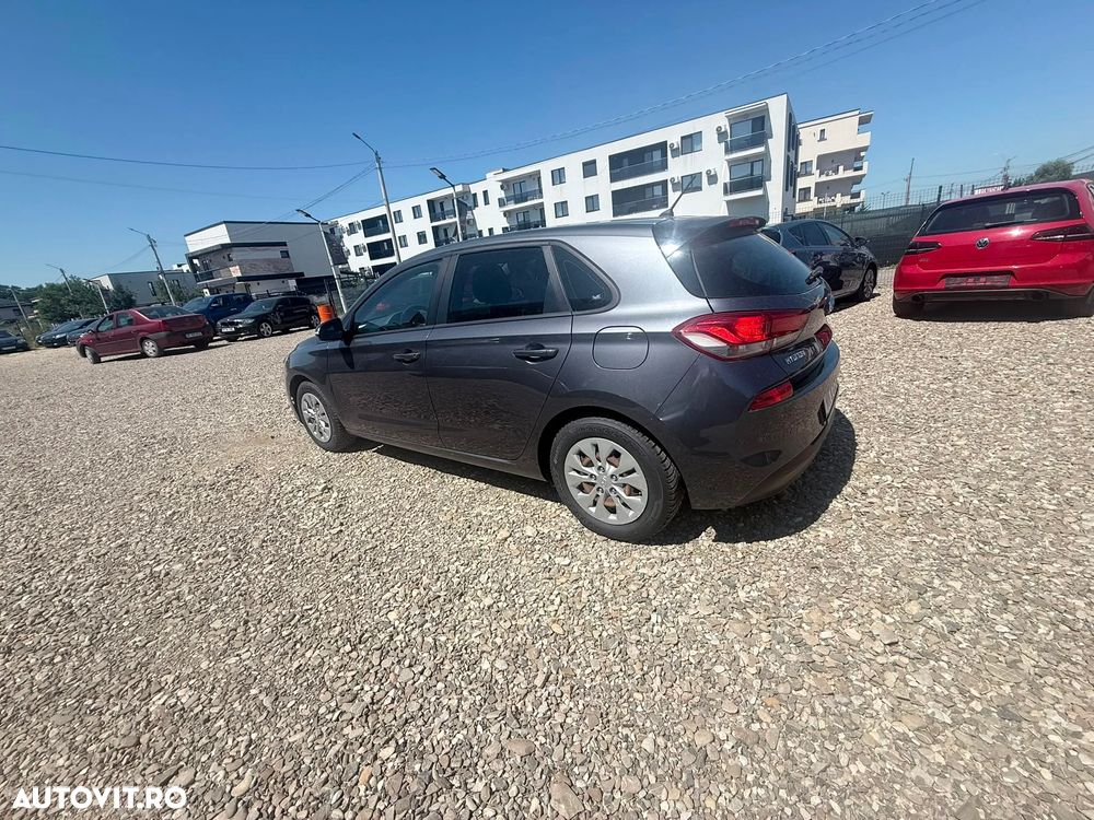 Hyundai i30 1.4 100CP 5DR M/T Classic - 21