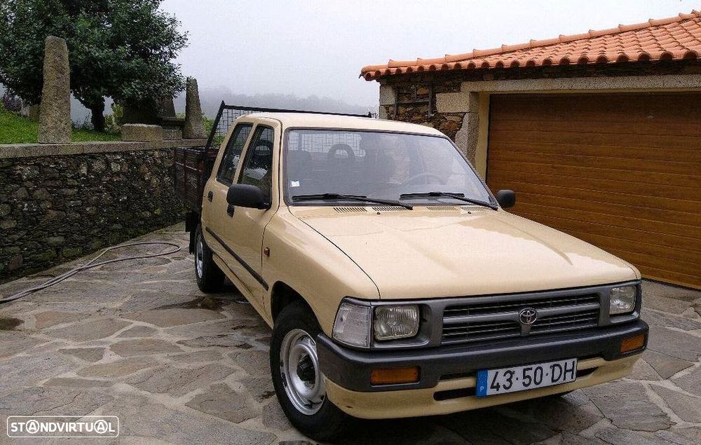 Toyota Hilux - 1