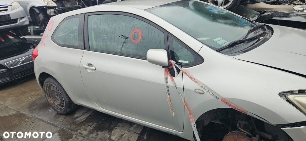 TOYOTA AURIS E15 2.0 D4D 1AD-FTV 06-09 -KLAPA BAGAŻNIKA 1C0 - 11