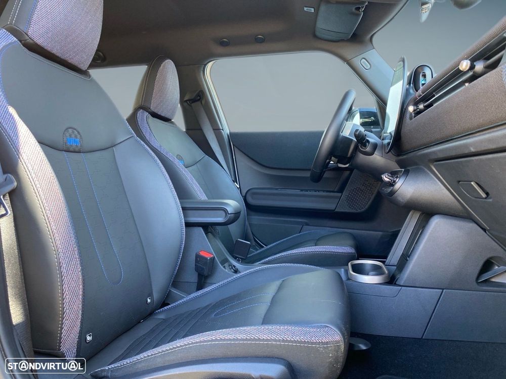 MINI 5 Portas Cooper Classic Auto - 17