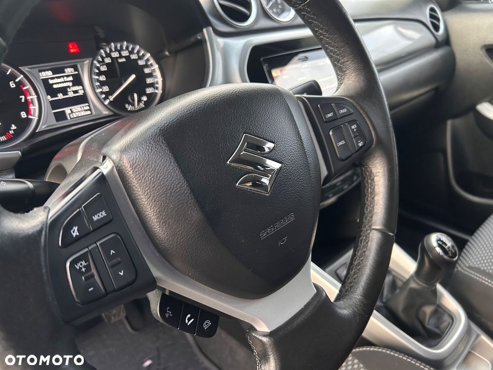 Suzuki Vitara 1.6 Comfort 2WD - 12