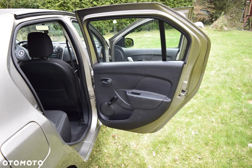 Dacia Logan 1.2 16V Laureate EU6 - 14