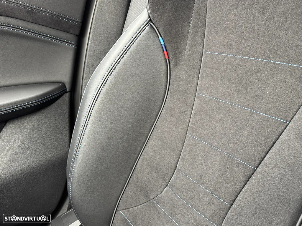 BMW iX2 eDrive20 Pack Desportivo M - 13