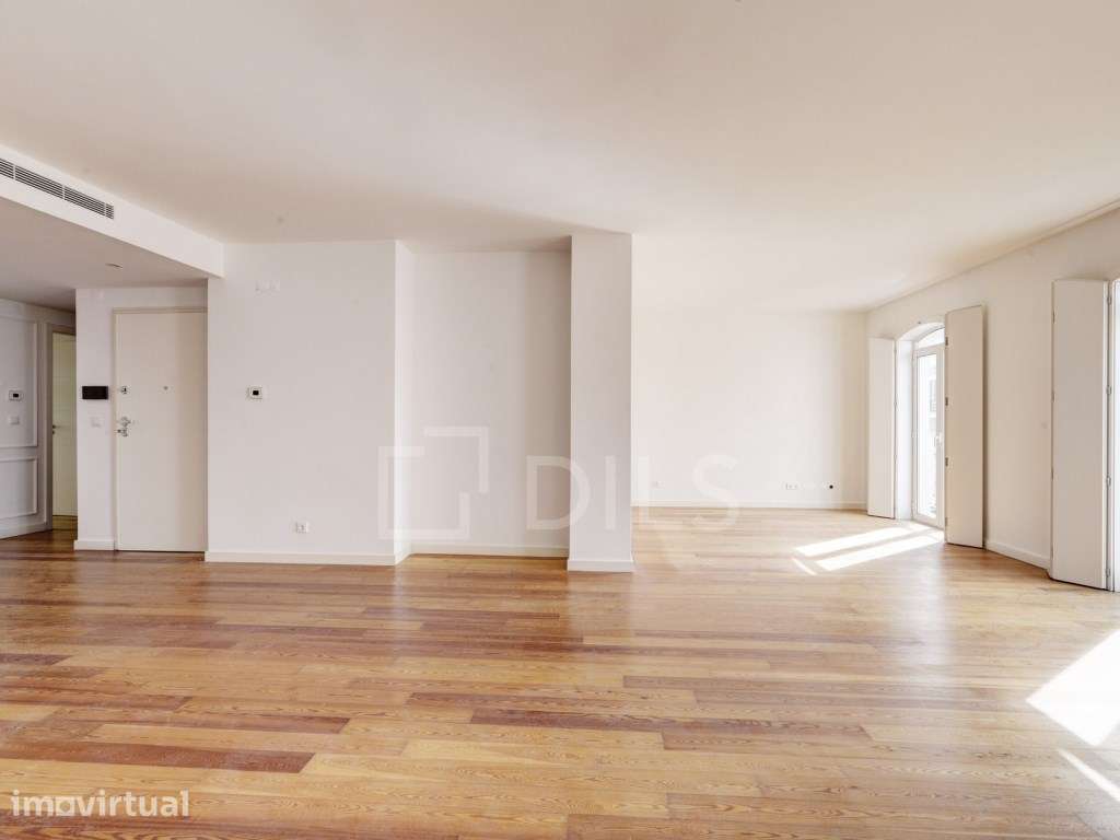Apartamento T4 de charme com dois lugares de estacionamento na Lapa - Grande imagem: 5/38
