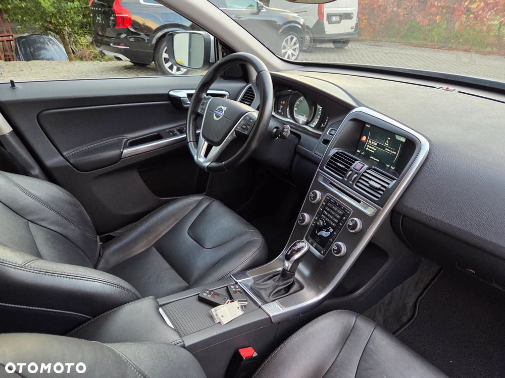Volvo XC 60 T6 AWD Geartronic Summum - 10