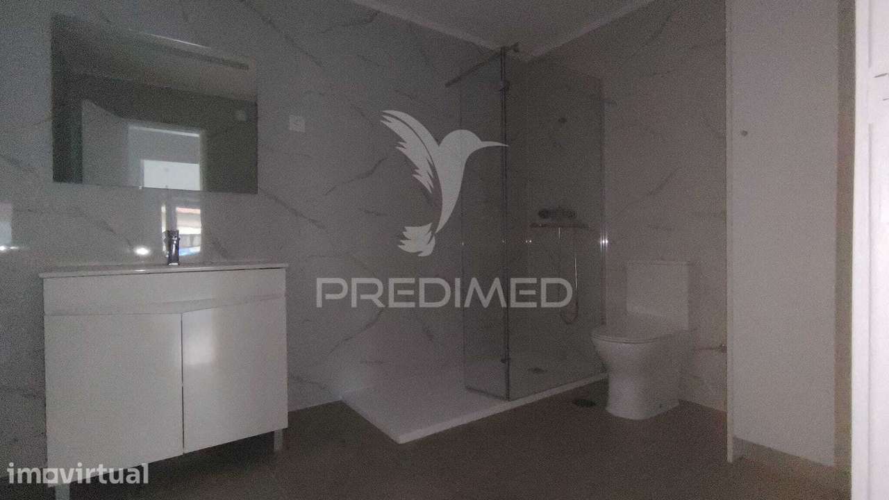 Apartamento T4 com Boas Áreas, Luz Natural e Excelente Ventilação n... - Grande imagem: 5/19
