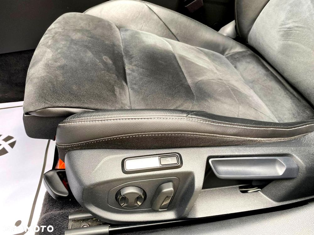 Volkswagen Arteon 2.0 TDI SCR R-Line Edition DSG - 36