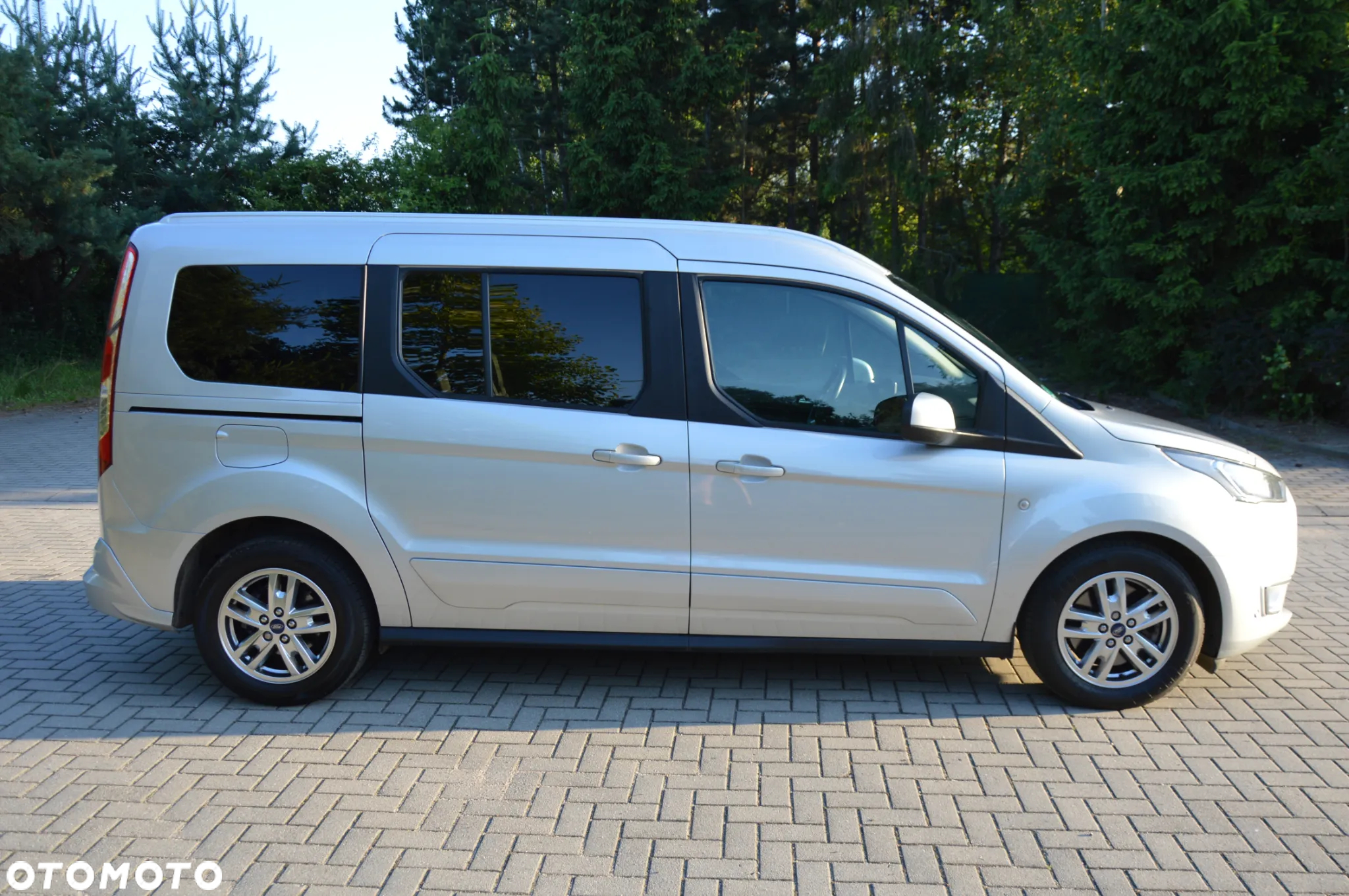 Ford Tourneo Connect 1.5 EcoBlue Start-Stop Titanium - 4