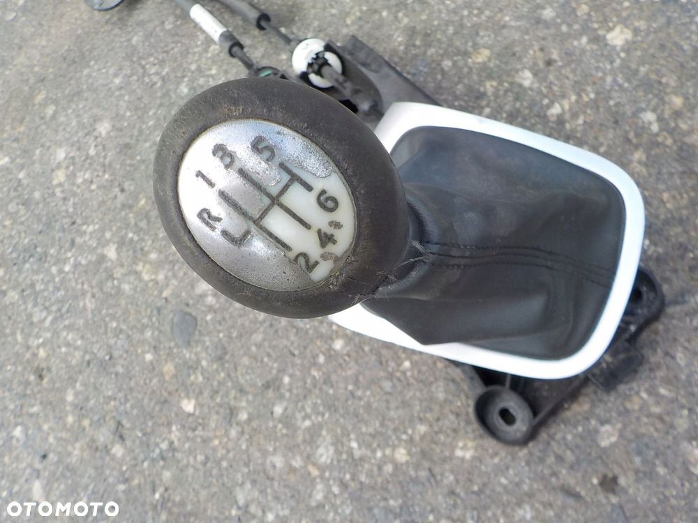 lewarek wybierak biegów renault megane III 1,9 DCI 8200778215 - 2