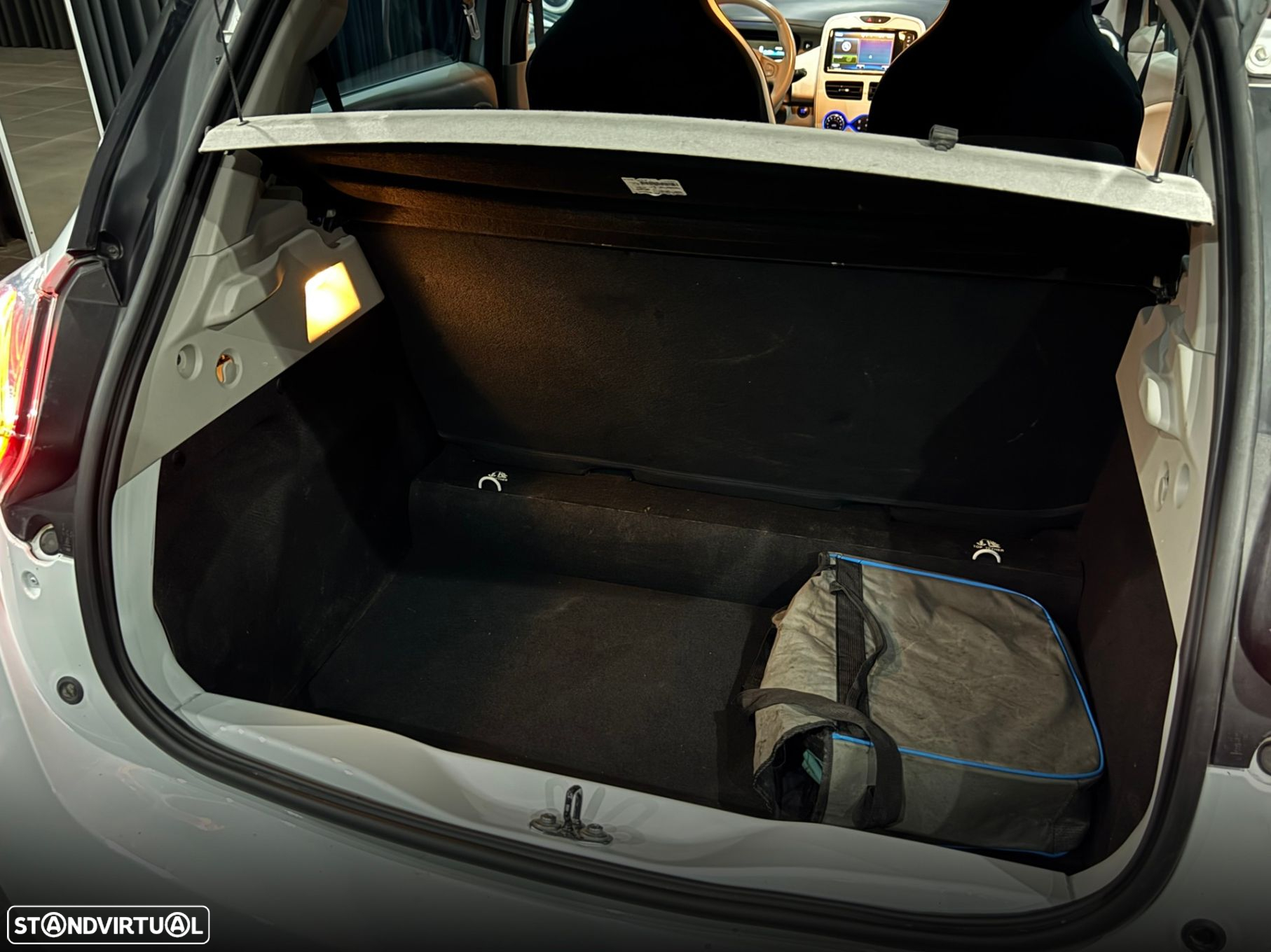 Renault Zoe - 25
