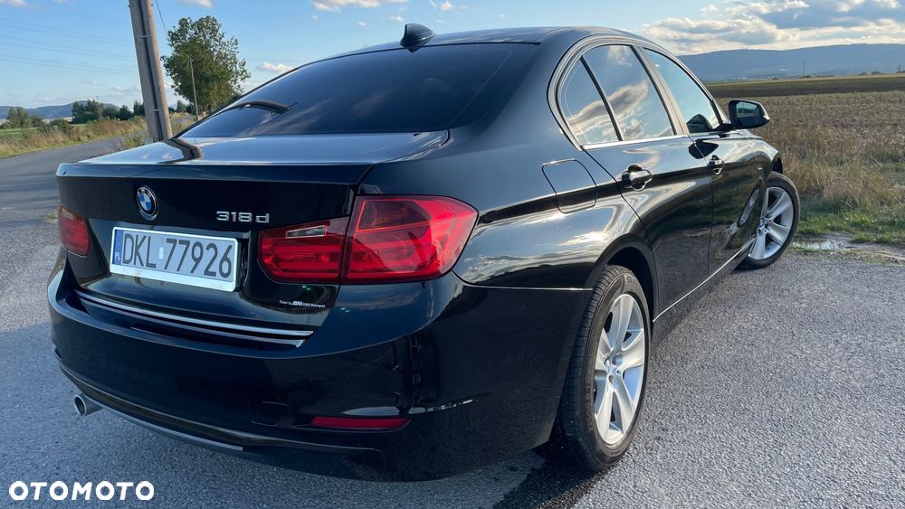 BMW Seria 3 318d Sport Line - 2