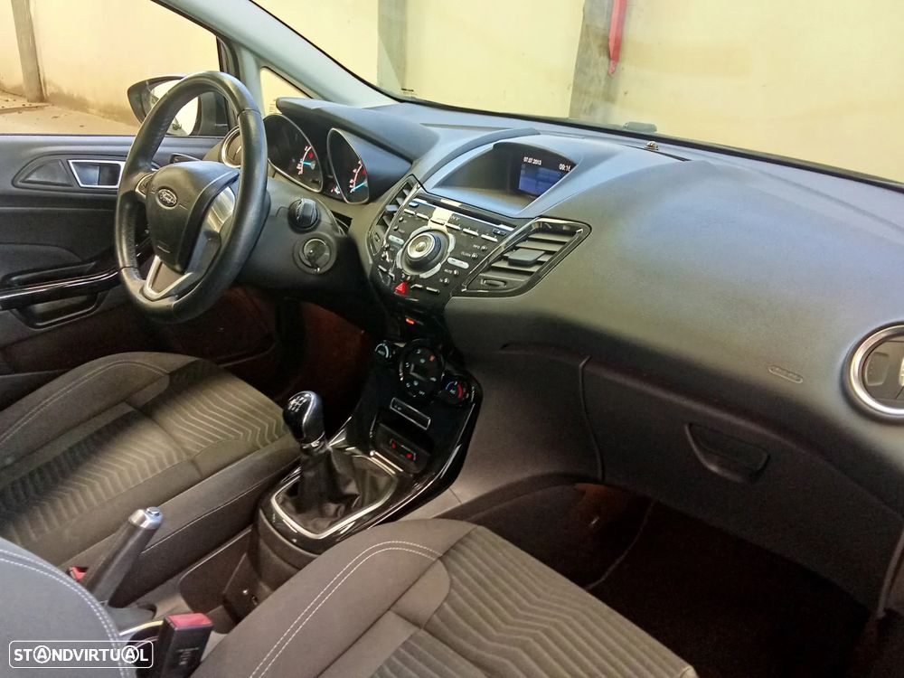 Ford Fiesta 1.0 T EcoBoost Titanium - 6