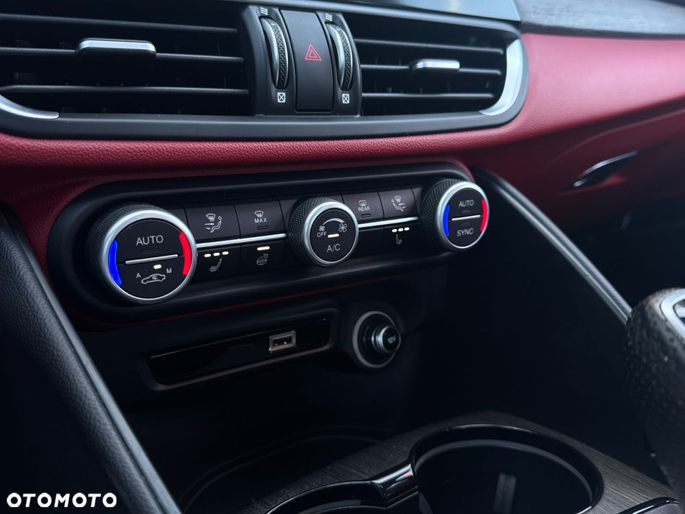 Alfa Romeo Giulia 2.0 Turbo TI Q4 - 19